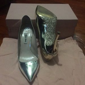 MiuMiu Gokd Oatent Leather Pumps sz 37